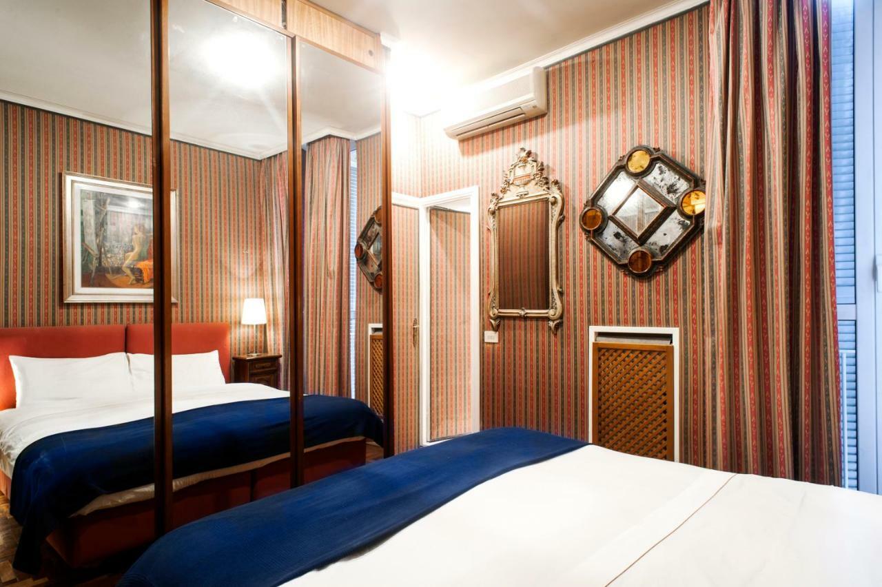 Santa Cecilia Apartment In Via Del Corso Рим Екстер'єр фото
