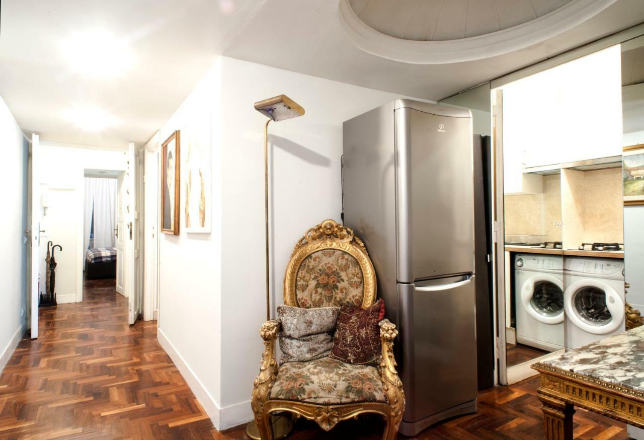 Santa Cecilia Apartment In Via Del Corso Рим Екстер'єр фото
