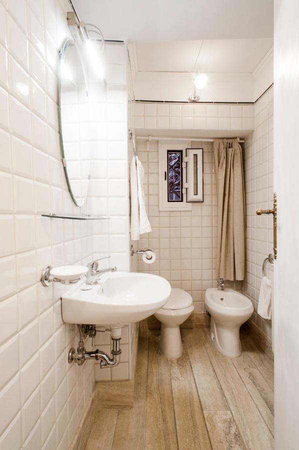 Santa Cecilia Apartment In Via Del Corso Рим Екстер'єр фото
