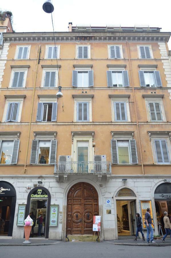 Santa Cecilia Apartment In Via Del Corso Рим Екстер'єр фото