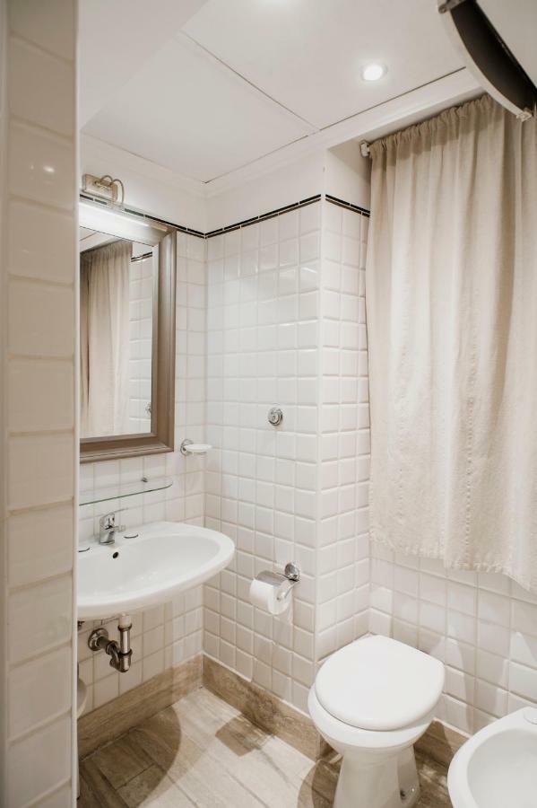 Santa Cecilia Apartment In Via Del Corso Рим Екстер'єр фото